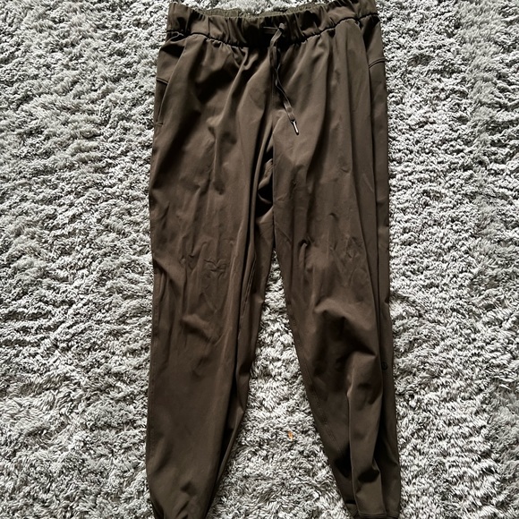 Lululemon jogger - khaki - Picture 2 of 2